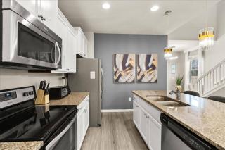 7 BD 5.5 BA Windsor at Westside 2100 RD - 3