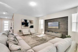 6 Bedrooms 6 Bathrooms Storey Lake 4528 TB - 9