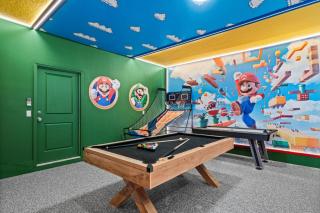 7 Bedrooms 5 Bathrooms Windsor Island 4424 KR - 1