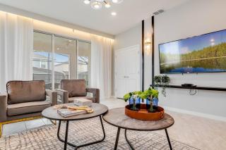 6 Bedrooms 4.5 Bathrooms Windsor Island 1221AB - 8