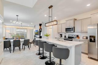 6 Bedrooms 4.5 Bathrooms Windsor Island 1221AB - 7