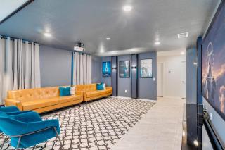 6 Bedrooms 4.5 Bathrooms Windsor Island 1221AB - 2