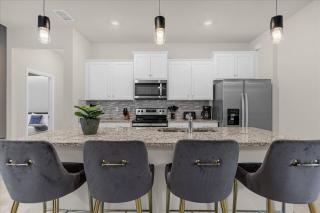 7 Bedroom 5.5 BathsWindsor Island 3979 LA - 2