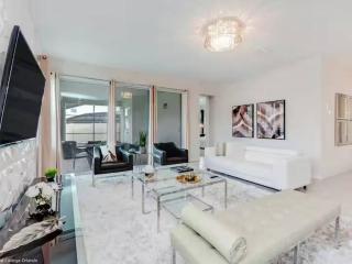 7 BD 6.5 BA Solara Resort 9013 EM - 9