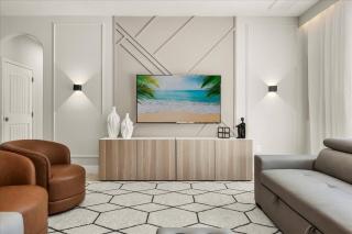 7 Bedrooms 5 Bathrooms Solterra 4196 OD - 8