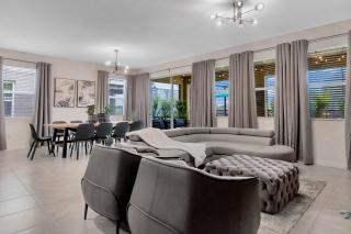 7 Bedrooms 5.5 Bathrooms Solterra 7599 OL - 8