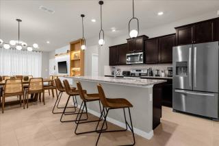 7 Bedrooms 5.5 Bahrooms Windsor Island 1917 SD - 4