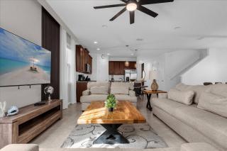 7 BD 6.5 BA Solara Resort 1502 SR - 7