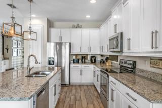 8 Bedrooms 6.5 Bathrooms Encore 7683 FD - 4