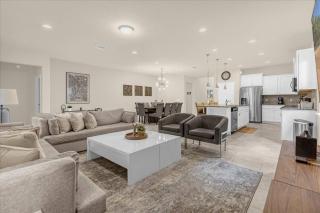 8 Bedrooms6 BathroomsWindsor Westside 8909 BC - 0