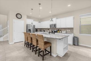 8 Bedrooms6 BathroomsWindsor Westside 8909 BC - 7