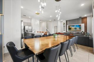 8 Bedrooms 8 Bathrooms Paradiso Grande 6265 SS - 6