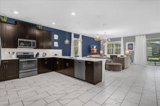 9 Bedroom 5 Bathroom Storey Lake 2862 BD - 3