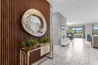 9 Bedrooms 5 Baathrooms Storey Lake 2931 FS - 4