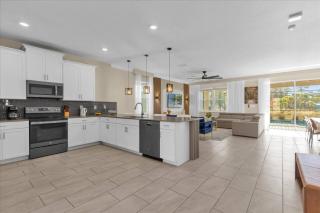 9 Bedrooms 5 Bathrooms Storey Lake 2742OW - 2