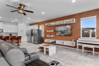 9 BD 6.5 BA Solara Resort 8900 TH - 0