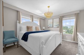 5 Bedrooms 4 Bathrooms Storey Lake 4899 CT - 1