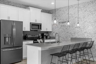 5 Bedrooms 4 Bathrooms Storey Lake 4813 LL - 3