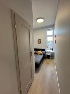 MMRent Orange Room - 7