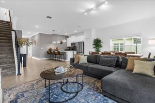 5 Bedrooms 4 Bathrooms Storey Lake 4411 SL - 0