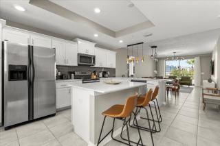 2 Bedrooms 2 Bathrooms Storey Lake 4731-204CT - 5