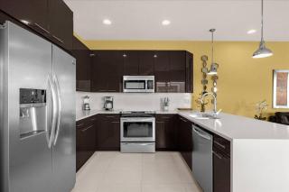 3 Bedrooms 3 Bathrooms Silver Creek 1521 RC - 3