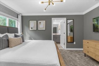 5 Bedrooms 4 Bathrooms Storey Lake 2373 RT - 1