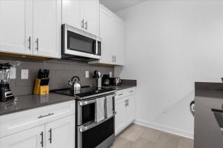 5 Bedrooms 4 Bathrooms Storey Lake 2469RT - 2