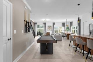 5 Bedrooms 4 Bathrooms Storey Lake 2612 RT - 3