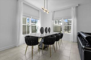 5 Bedrooms 4 Bathrooms Storey Lake 2584 RT - 6