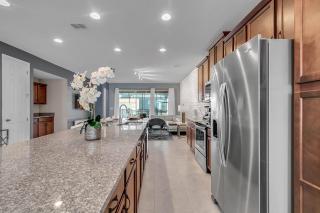 3 BD 3.5 BA Solara Resort 1550 CP - 3