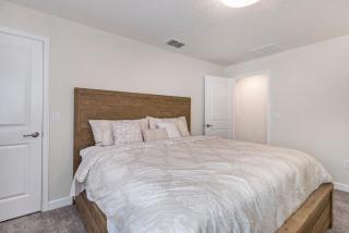 5 Bedrooms 4 Bathrooms Storey Lake4849 RC - 2