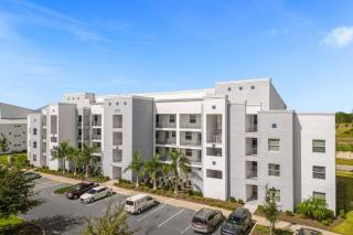 2 Bedrooms 2 Bathrooms Storey Lake 4731-304 CT - 0