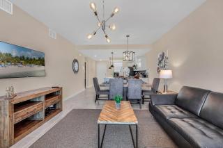 2 Bedrooms 2 Bathrooms Storey Lake 4731-304 CT - 7