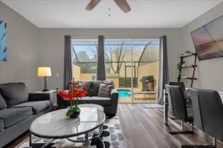 3 Bedrooms 3 Bathrooms Windsor Hills 7680 FS - 6