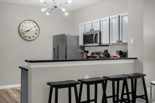 3 Bedrooms 3 Bathrooms Windsor Hills 7680 FS - 4