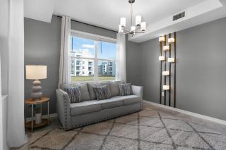 2 Bedroom 2 Bathroom Storey Lake 3120-103 PC - 7