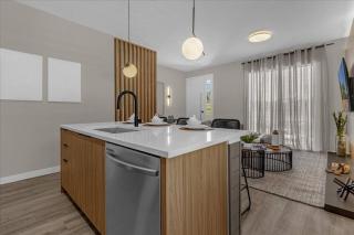 3 BD 3 BA The Hub At Westside 3361 TT - 4