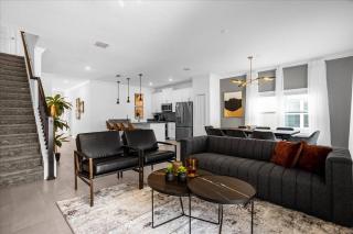 5 Bedrooms 4 Bathrooms Storey Lake 2432RT NEW - 9