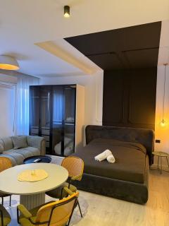 MaisonNova Deluxe 3 - 0