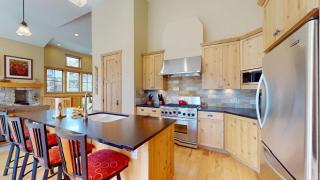 Angani Way Townhome 102 - 4