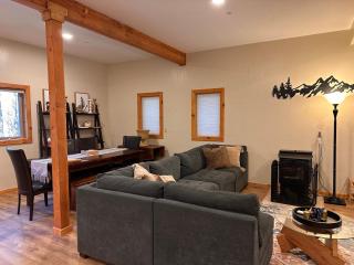 Lily of the Valley - Yosemite Reservations, AC, Forest View and WiFi - Yosemite West - 1