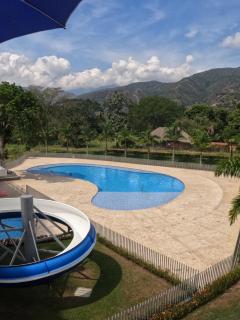 Apartasol familiar con piscinas, toboganes y aire acondicionado - 5