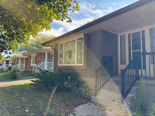 Private 3BR Suite family house - 9