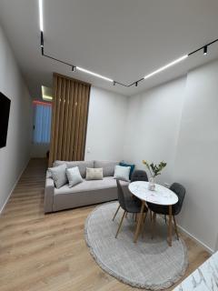 Paris and Eneas Studios - 7