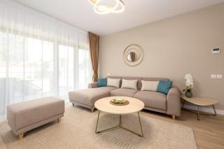 Best Residence - High-End Suites with Private Parking - by Solinis Homes - 6