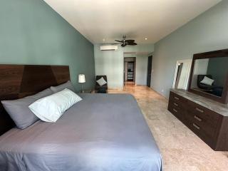 Spatious 168m2 Apartment in Ixtapa with Terrace, Pool, Gym & Parking - 3