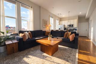 Flexhome Penthouse with Private Rooftop and Skyline Views - 9