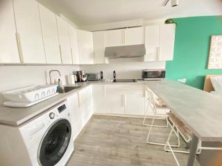 Modern Studio in Pelican with pool-walk to Beach, Dining, Entertainment - 6