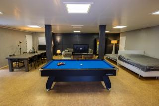 Studio with Pool Table and Optional Sauna & Hot Tub - 9